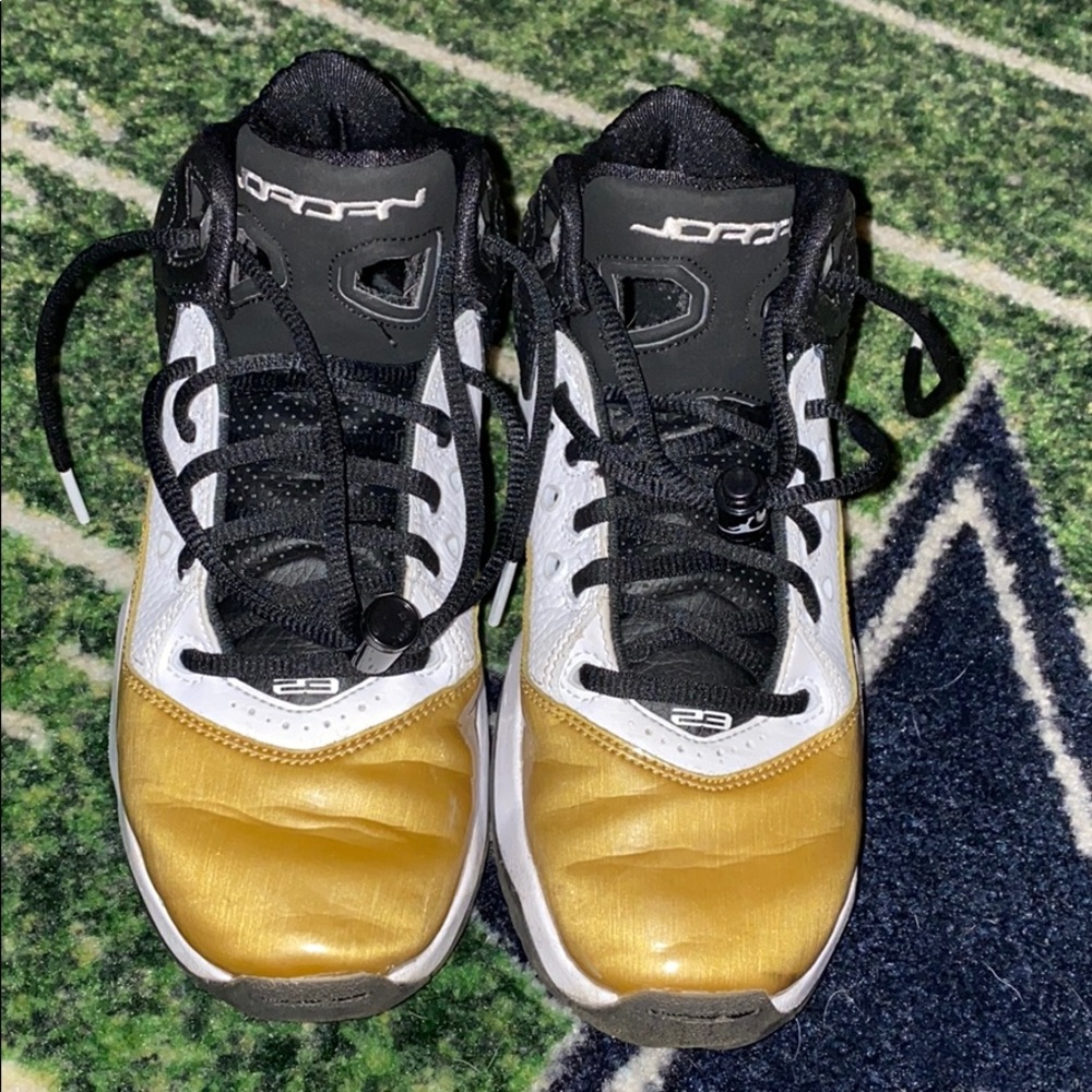 Boys basketball sneakers